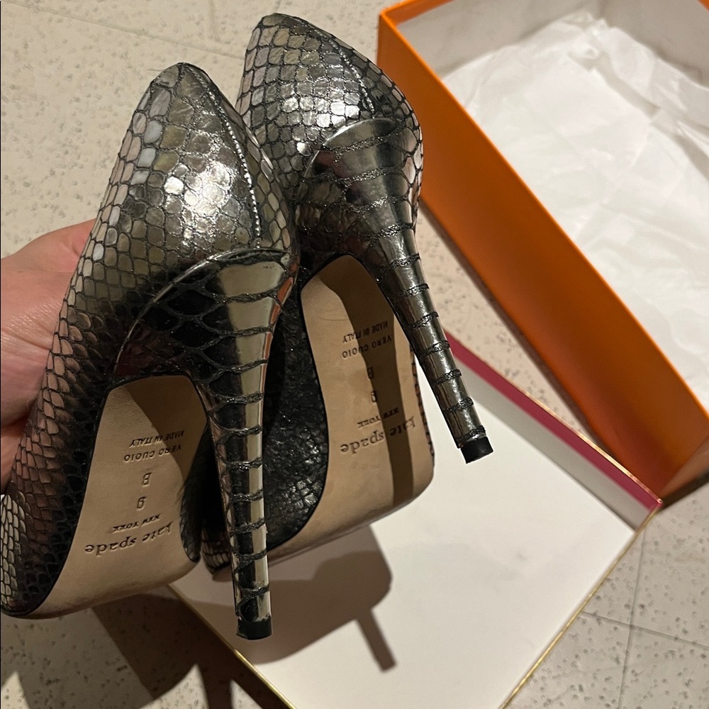 Kate Spade New York Lollipop Pumps-Pewter-made in Italy Metallic Silver Heels- 9 - Picture 4 of 15